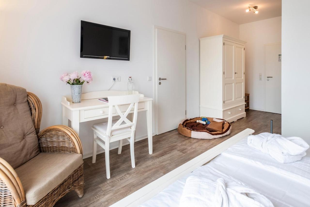Hotel, Restaurant, Cafe Pharisaeerhof - Nordseeurlaub Mit Hund Nordstrand Exteriör bild