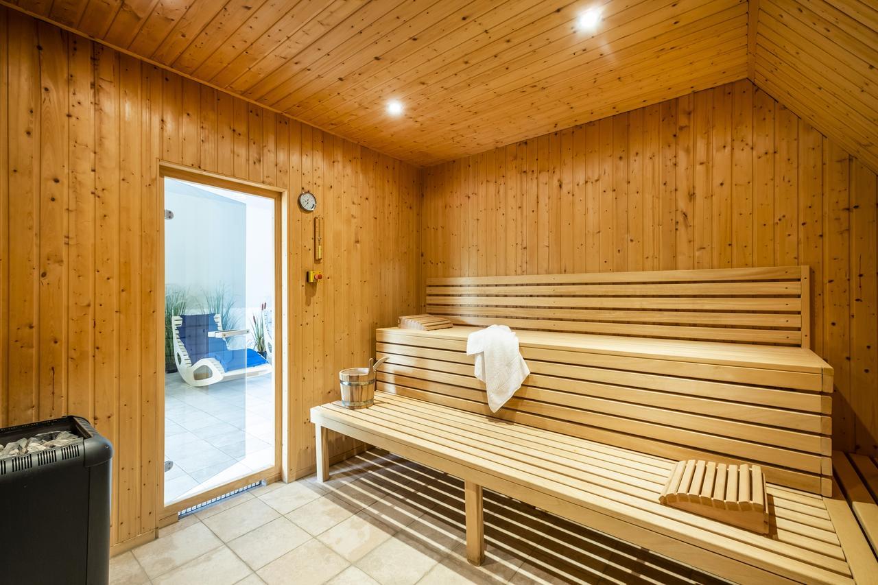 Hotel, Restaurant, Cafe Pharisaeerhof - Nordseeurlaub Mit Hund Nordstrand Exteriör bild