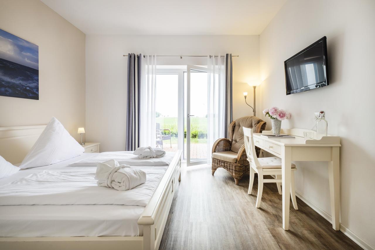 Hotel, Restaurant, Cafe Pharisaeerhof - Nordseeurlaub Mit Hund Nordstrand Exteriör bild